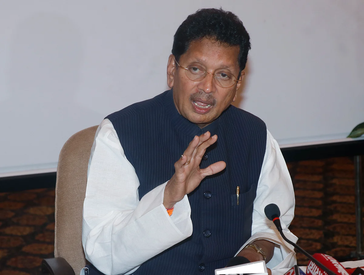 आदित्य ठाकरे यांची बदनामी करण्यात राणे पिता-पुत्रांचा मोठा वाटा - दीपक केसरकर