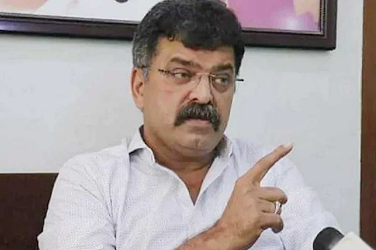 मुंब्र्यातील शेकडो रहिवाशांना घरं खाली करण्याच्या नोटीसा; वेळ प्रसंगी रस्त्यावर उतरून विरोध करू जितेंद्र आव्हाडांचा इशारा
