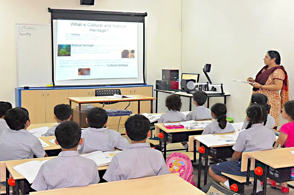 पालिकेच्या व्हर्च्युअल क्लासरूमच्या निविदा प्रक्रियेत घोटाळा