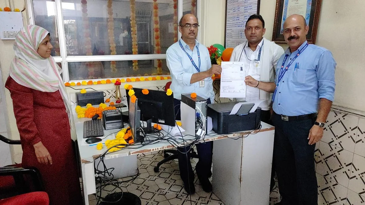 मध्य रेल्वे मार्गावरील स्थानकांवर आधार काउंटर