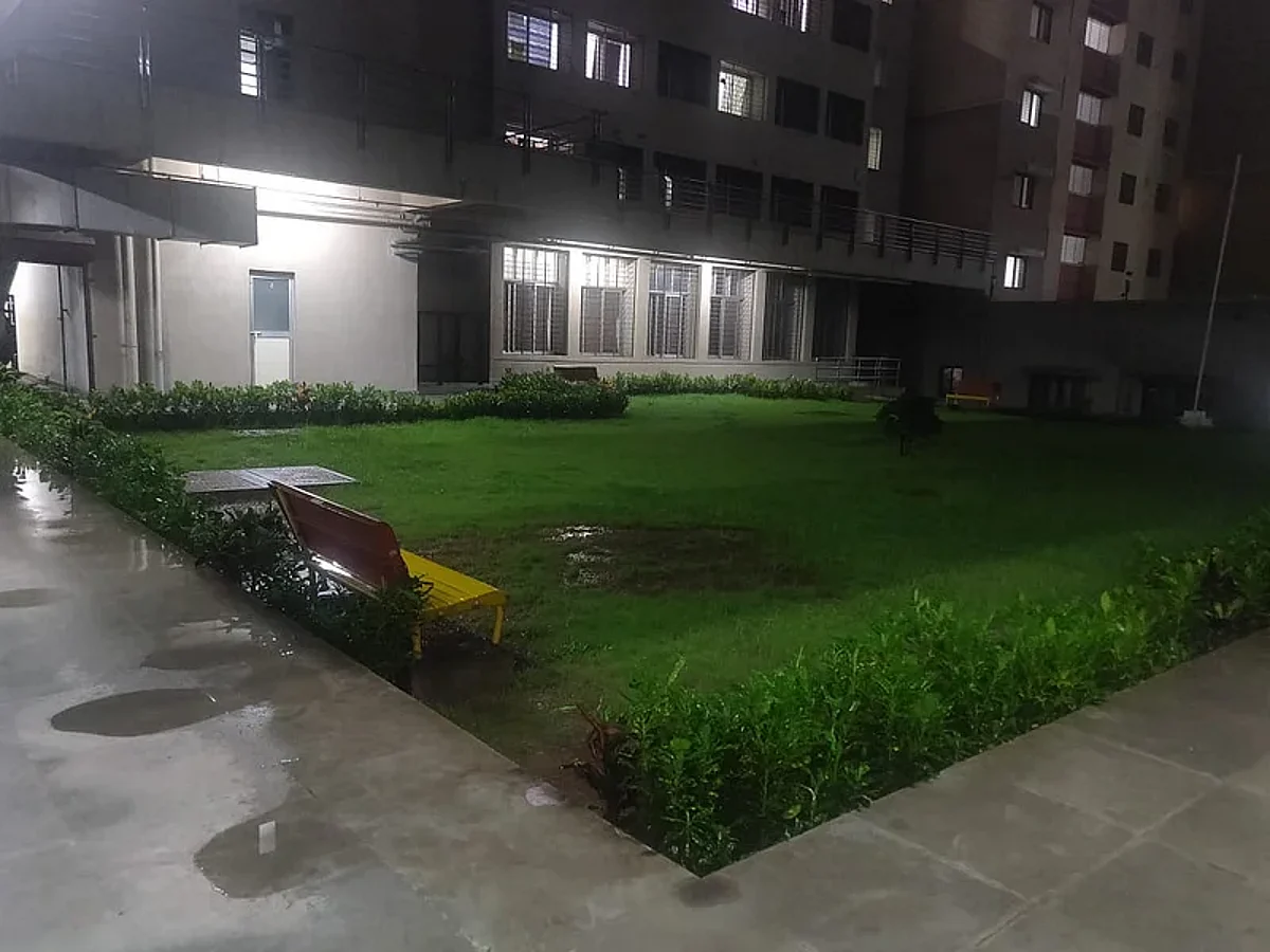 हॉस्टेलमध्ये मुलींना डोकावून पाहणाऱ्या आरोपीस अटक ; आरोपी पवई आयआयटीच्या कॅण्टीनचा कर्मचारी