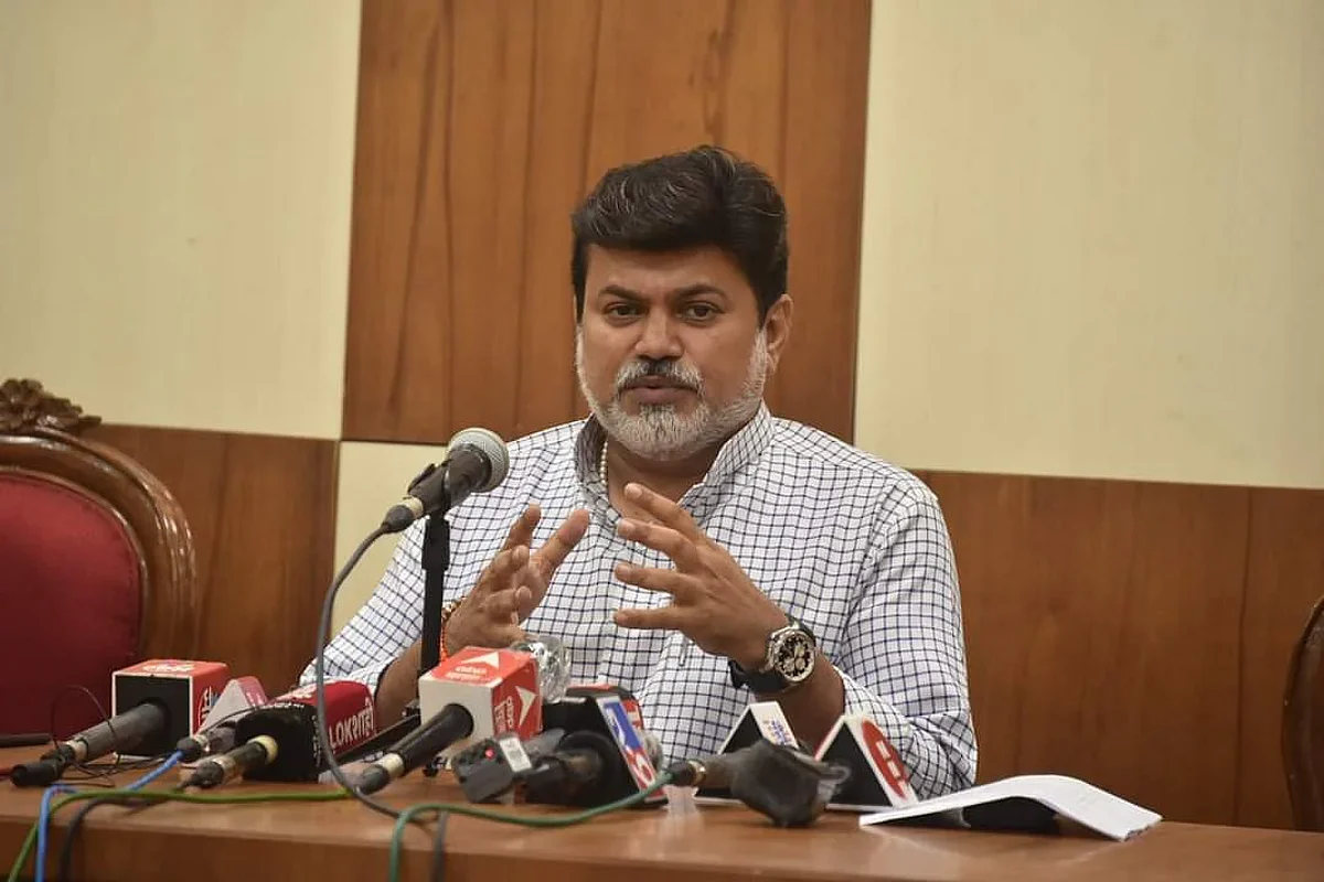 बंद झालेले कारखाने गुजरातला जाऊ देणार नाही - उदय सामंत