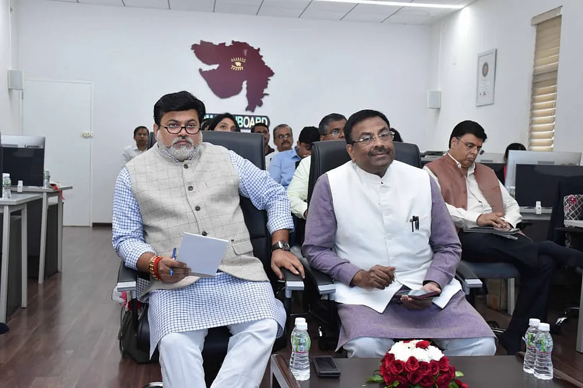 महाराष्ट्र घेणार गुजरातकडून धडे;गुजरातच्या मुख्यमंत्र्यांची मुनगंटीवार, सामंत यांनी घेतली भेट