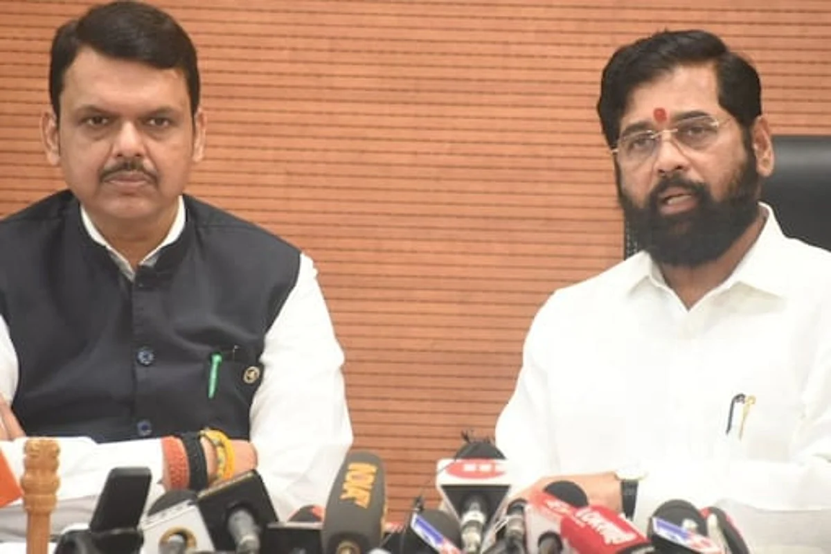 शिंदे-फडणवीस सरकारविरोधात उल्हासनगर शहरातील युवासेनेचे आंदोलन