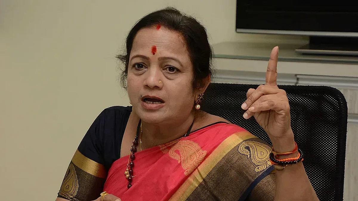 बंडखोरांचा विद्रूप चेहरा उघड; किशोरी पेडणेकरांचा शिंदे गटाला टोला