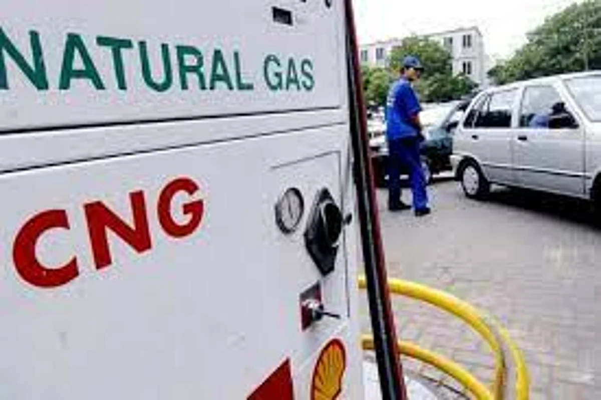 CNG-PNG priced hiked: वाढता वाढता वाढे! आजपासून मुंबईतील सीएनजी, पीएनजी गॅसधारकांना बसणार झटका...