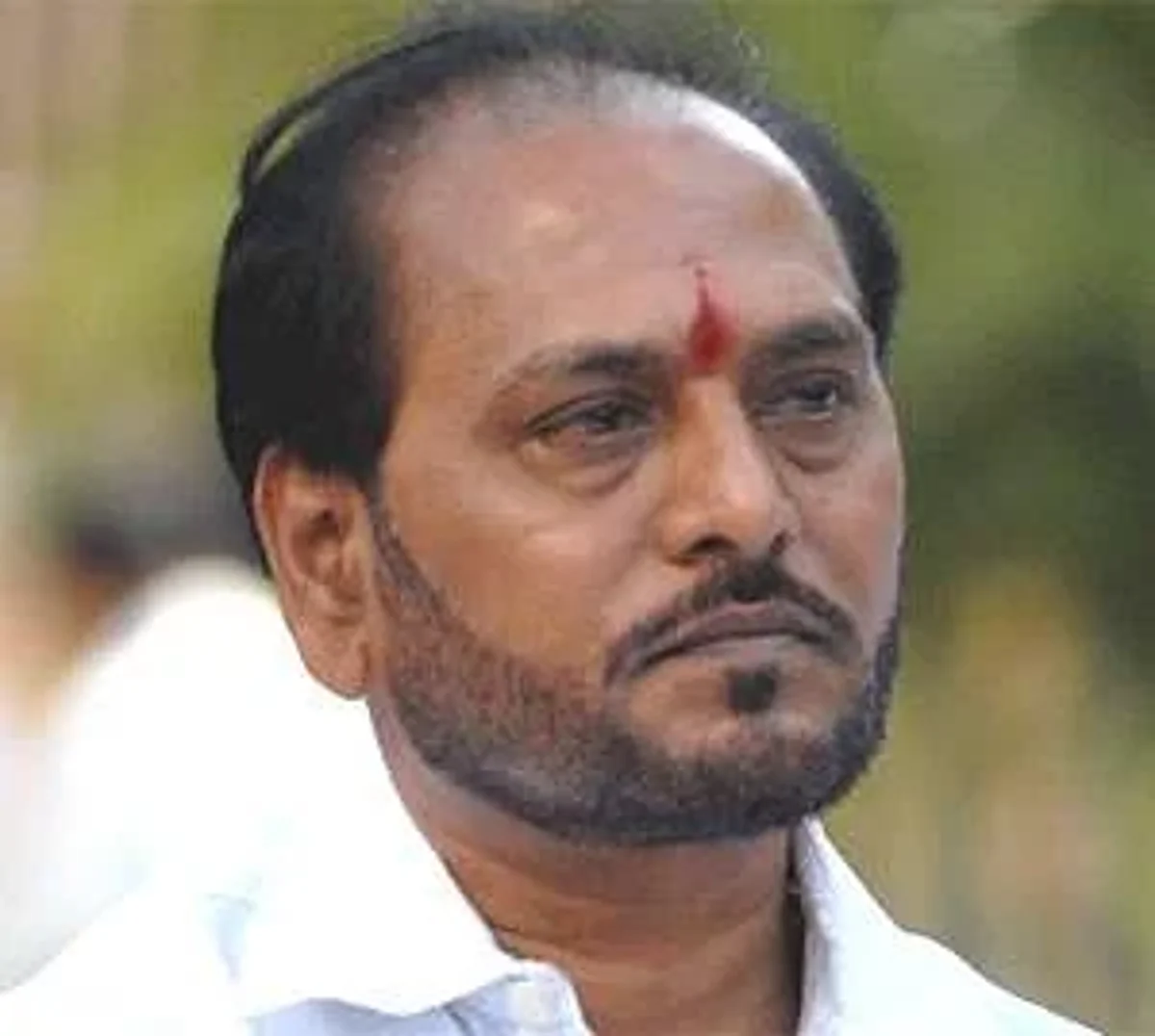 बाळासाहेबांचे पुत्र म्हणून किती वर्षे ब्लॅकमेल करणार? रामदास कदम यांचा सवाल