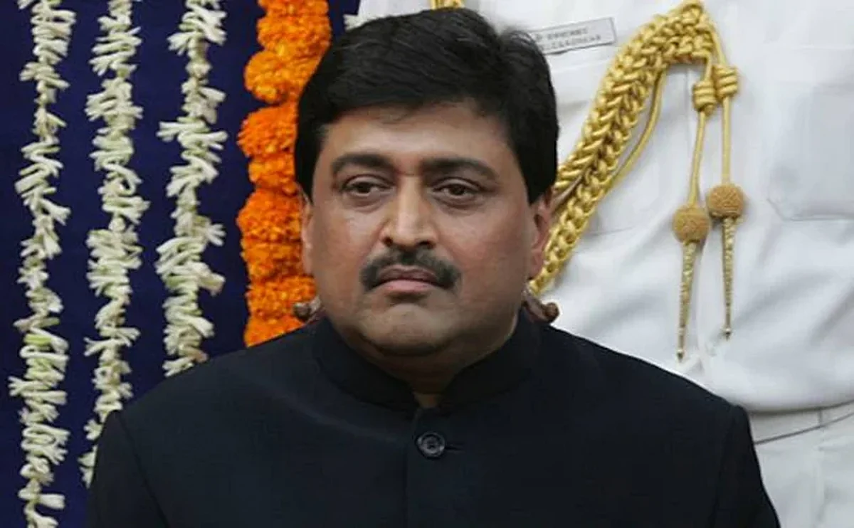 देवेंद्र फडणवीस मुख्यमंत्री असतानाच
शिवसेना काँग्रेसकडे युतीसाठी आली होती - अशोक चव्हाणांचा गौप्यस्फोट