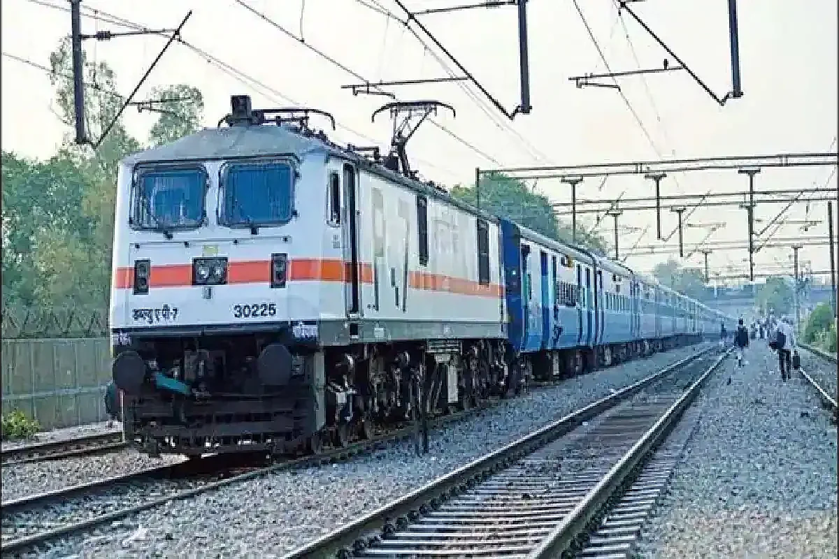 पूर्वीच्या पॅसेंजर गाड्यांचे रूपांतर आता एक्स्प्रेसमध्ये
