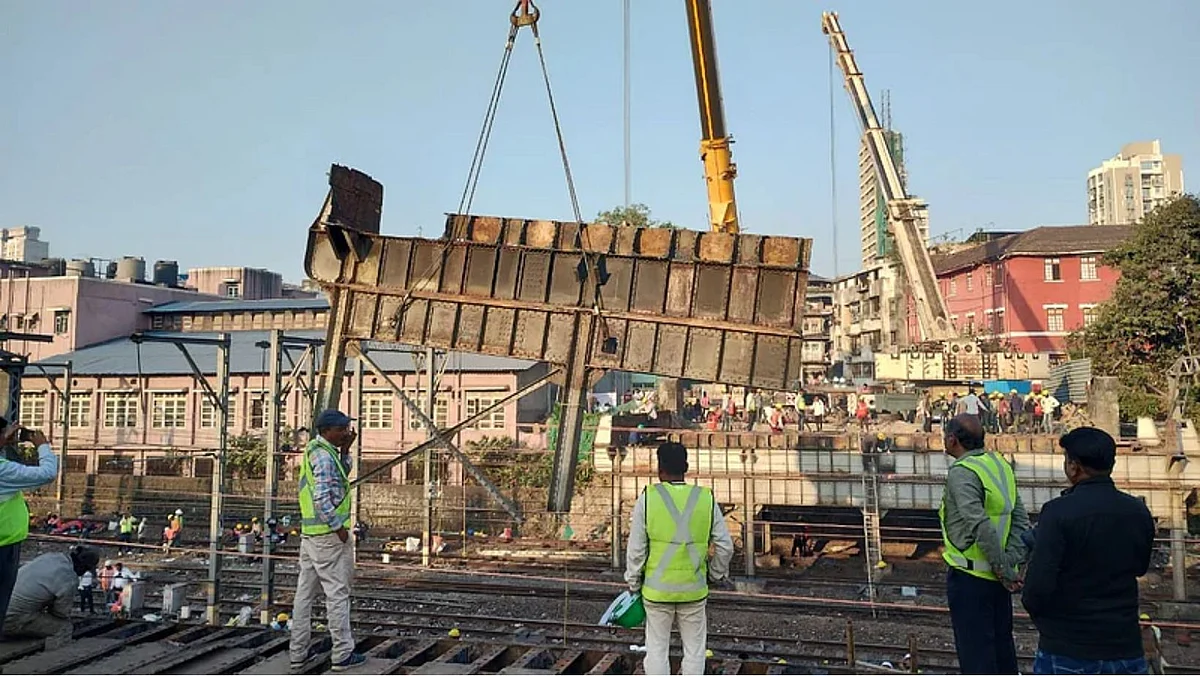 Mumbai Local : कर्नाक पूल पाडकामासाठी रेल्वेचा २७ तासांचा मेगाब्लॉक सुरु; रेल्वे वेळापत्रकामध्ये पहा काय आहे बदल...