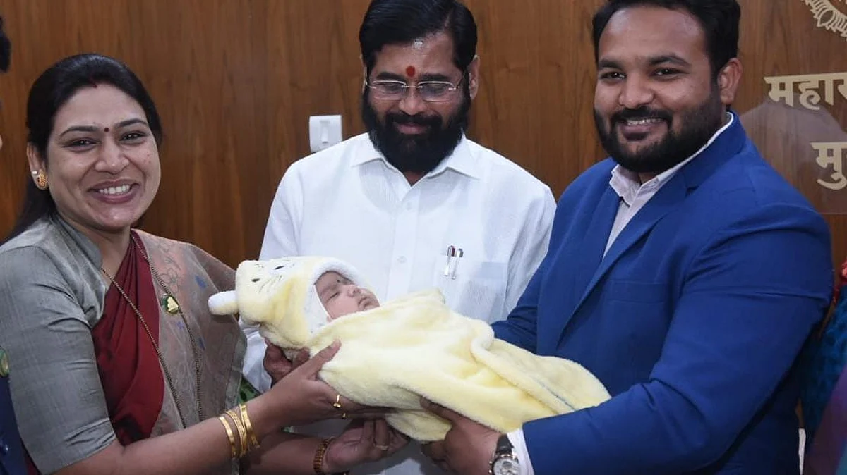 अडीच महिन्याच्या लहान बाळाला घेऊन आमदार अधिवेशनाला; कोण आहेत सरोज अहिरे?
