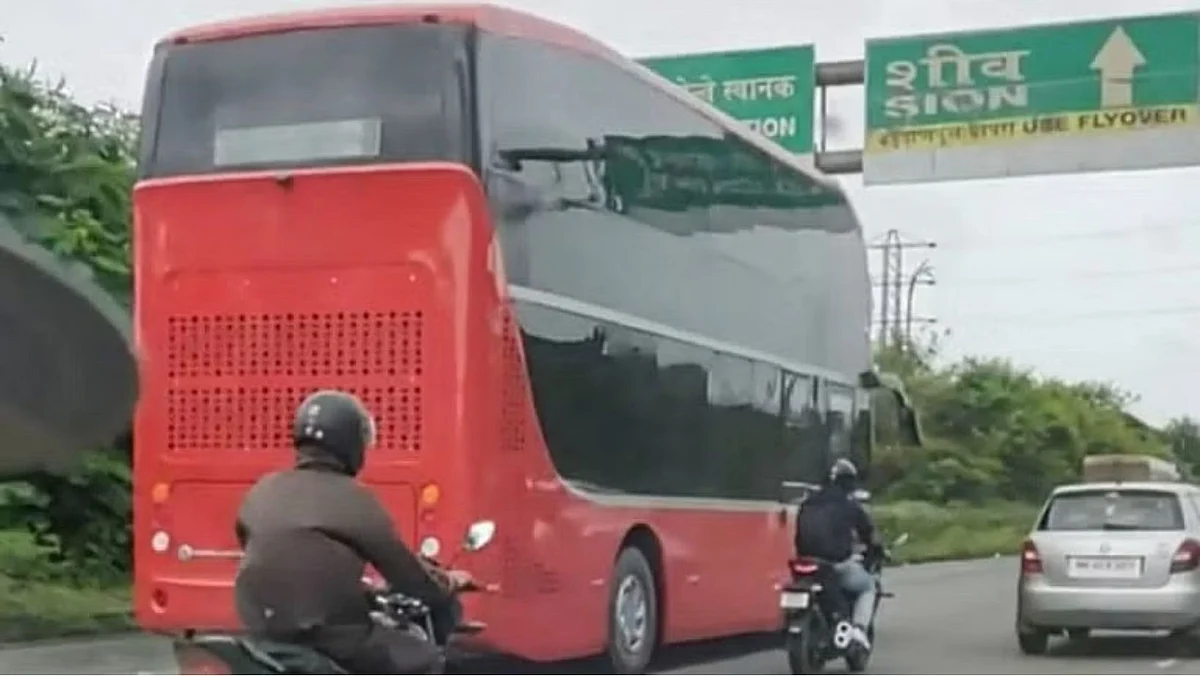 Mumbai : मुंबईकरांसाठी खुशखबर; आता १४ जानेवारीपासून मुंबईच्या रस्त्यावर धावणार डबल डेकर इलेक्ट्रिक बस