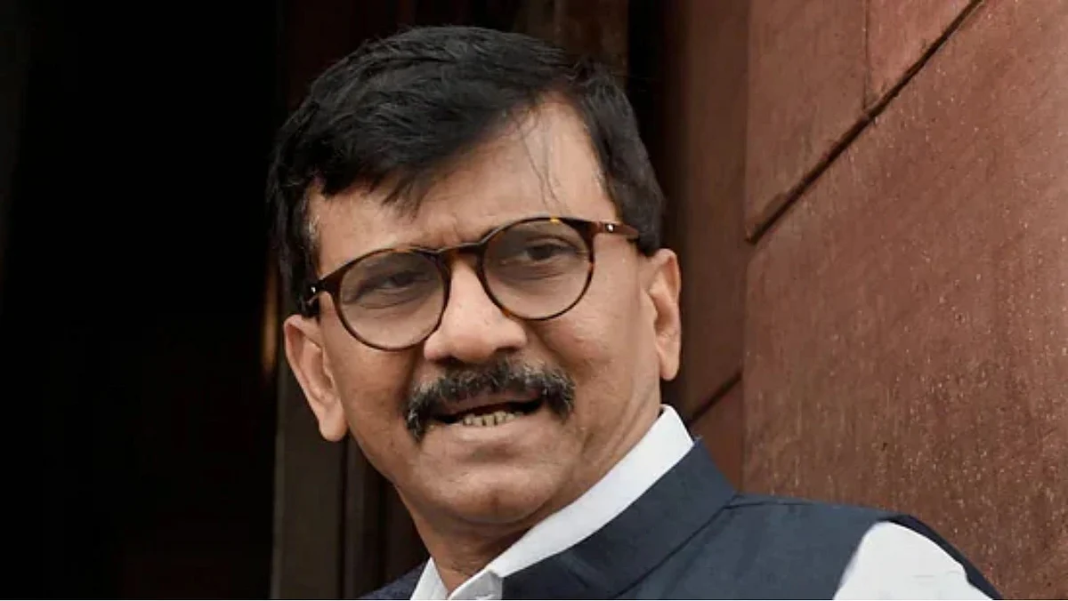 Sanjay Raut : खासदार संजय राऊतांविरोधात अजामीनपात्र वॉरंट जारी; काय आहेत आरोप?