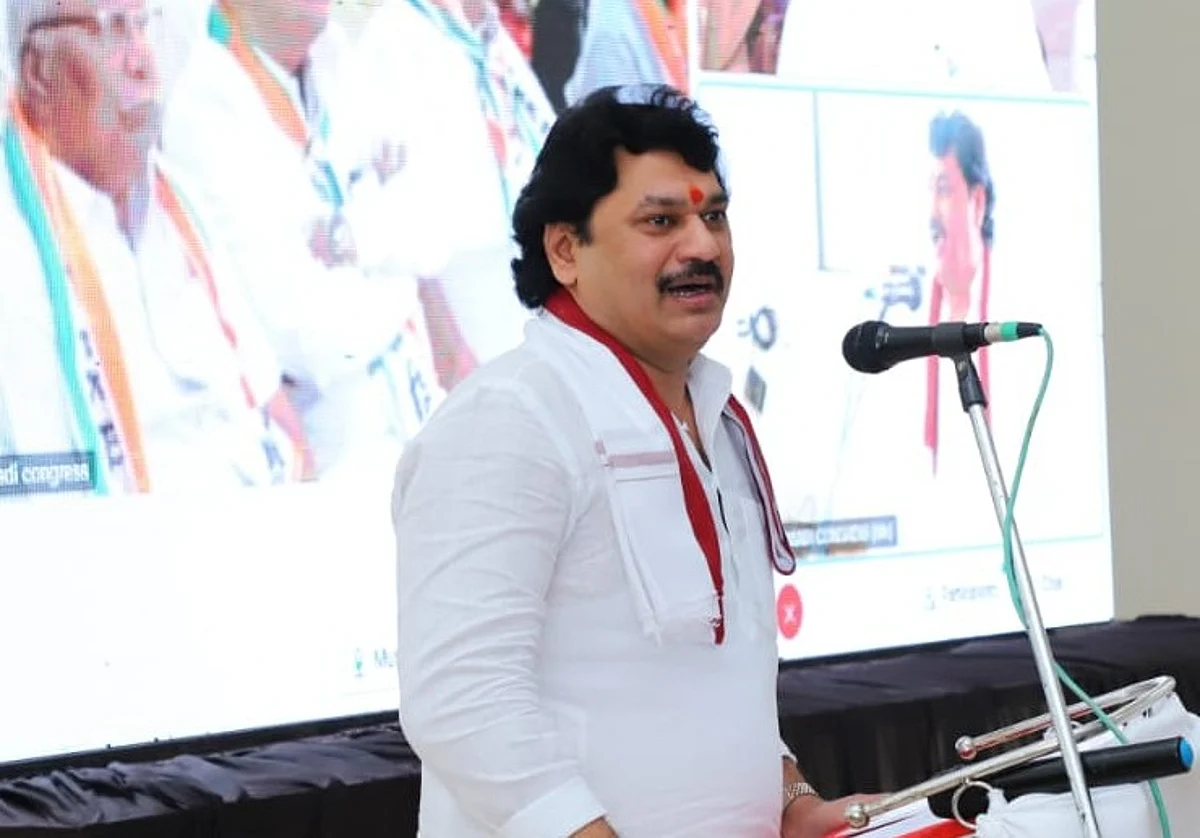 Dhananjay Munde : राष्ट्रवादीचे नेते धनंजय मुंडे यांच्या गाडीला अपघात