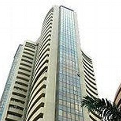 Markets pare early losses to end marginally lower; IT, auto stocks fall most - Vimarsana News