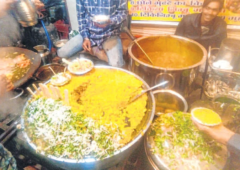 Madhya Pradesh: 7 outlets in Indore market sealed after 15 staffers miss COVID-19 vaccine second...