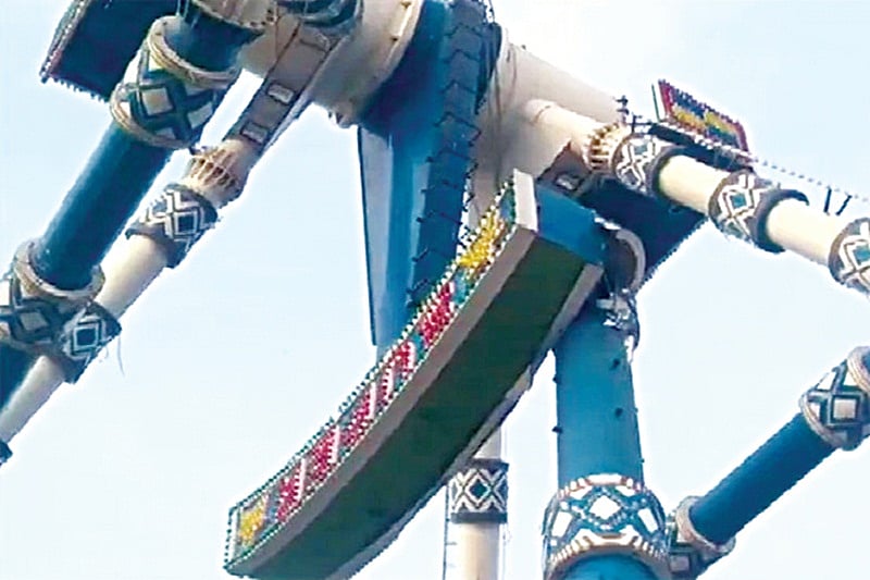 Roller coaster ride crashes at Ahmedabad, three dead