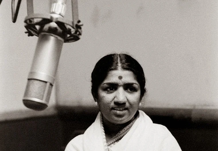 Pankaj Chaudhary, Prakash Javadekar, Paushali Sahu share speedy COVID-19 recovery wishes for Lata...