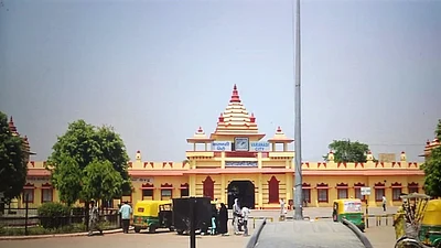 Swachh Rail Survey Varanasi City Railway Station Ranks Lowly 396