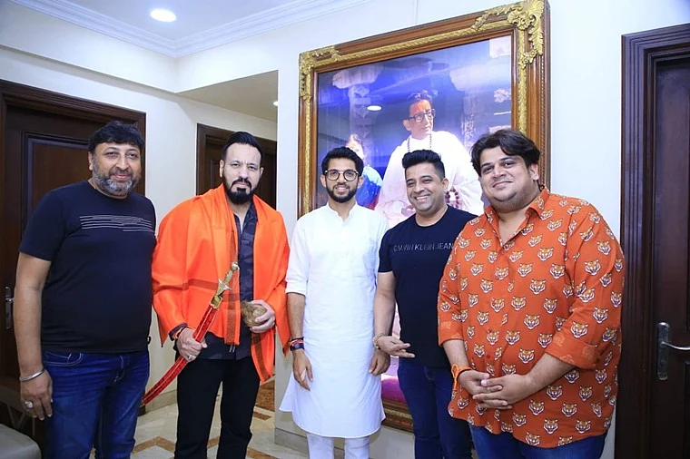 'Ab Salman Shera ko bhau bulayega': Twitter cracks up with jokes and memes as Shera joins Shiv Sena
