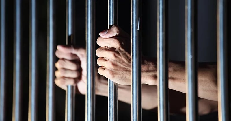 UP: Shahjahanpur jail inmates look for new life through education, embroidery - Vimarsana News