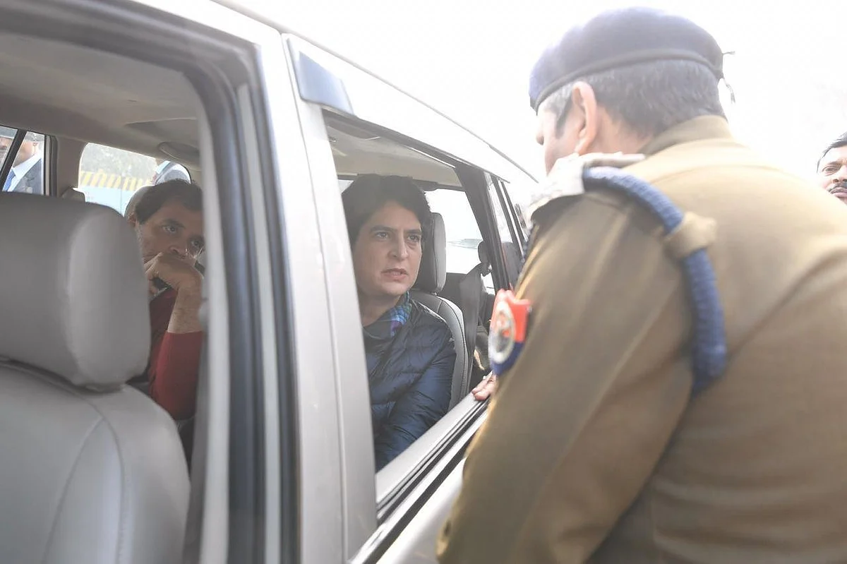 Priyanka, Rahul stopped from entering Meerut to meet CAA violence victims' kin
