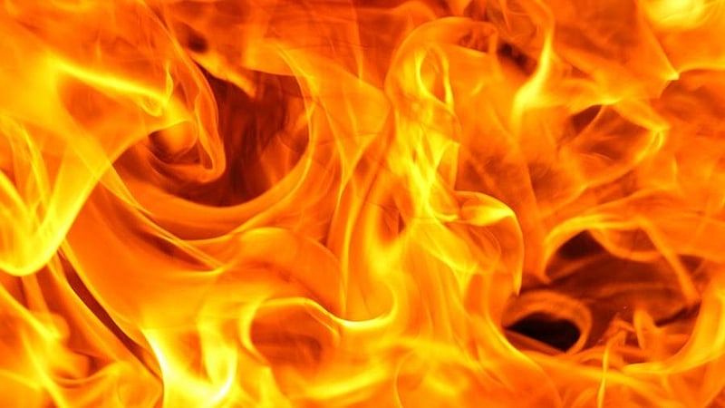Chhindwara: Senior citizen, wife dead, daughter critical after they set themselves ablaze over money woes - Vimarsana News