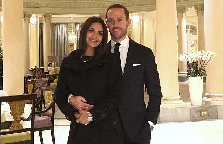 Esha Gupta makes relationship Instagram official with Spanish boyfriend Manuel Campos Guallar