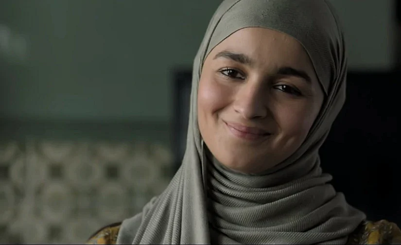 Mumbai Police shares Alia Bhatt's 'Gully Boy' meme, urge people to stay home during coronavirus...