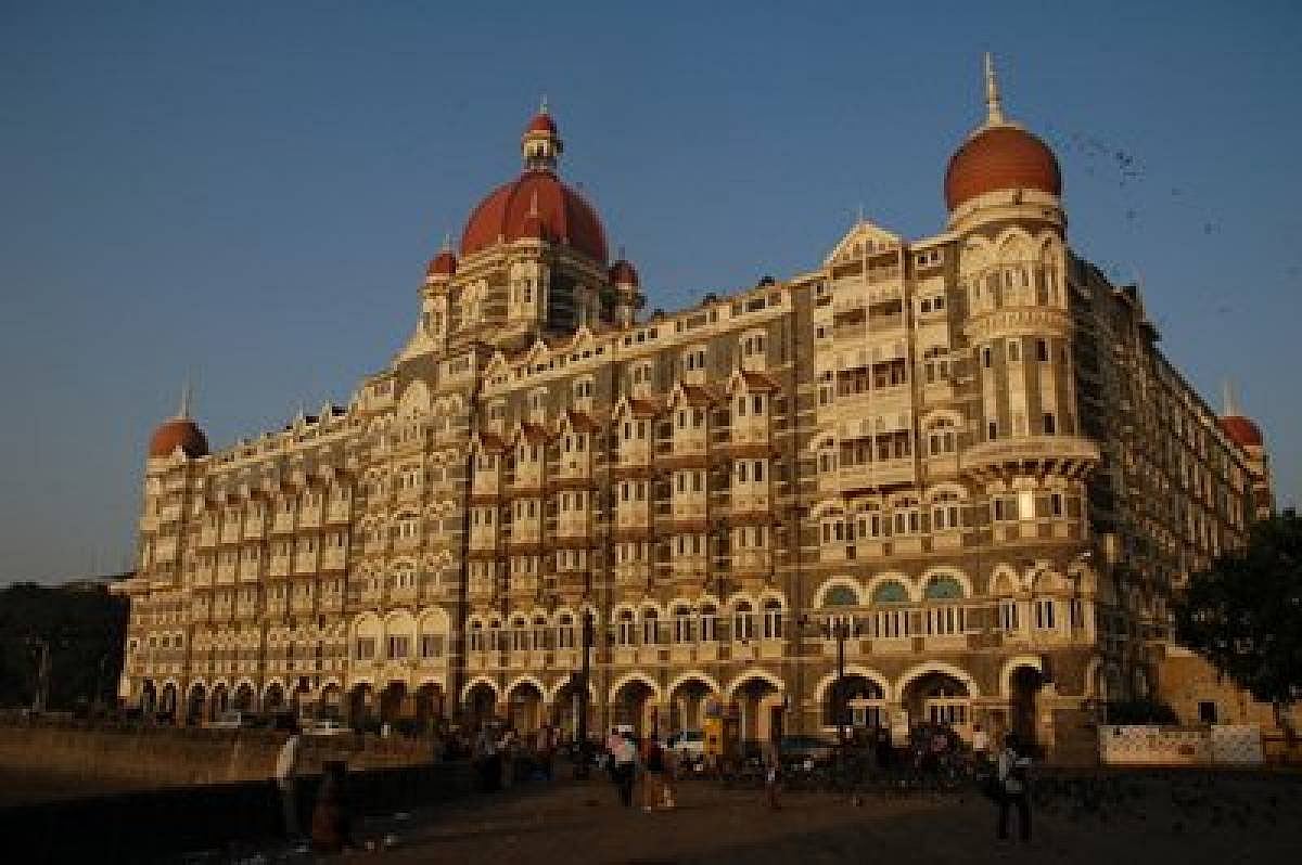 Mumbai: FIR registered after cops get '26/11-like' attack warning from Pakistan-based number - Vimarsana News