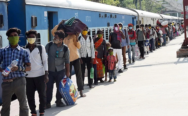 Maharashtra govt blames Railways for not cooperating, says Piyush Goyal should keep aside his...