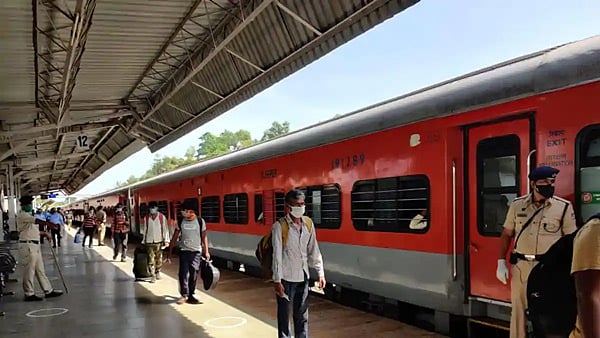 Rakshabandhan 2022: Western Railway to run 6 pairs of special trains on special fare; check details - Vimarsana News