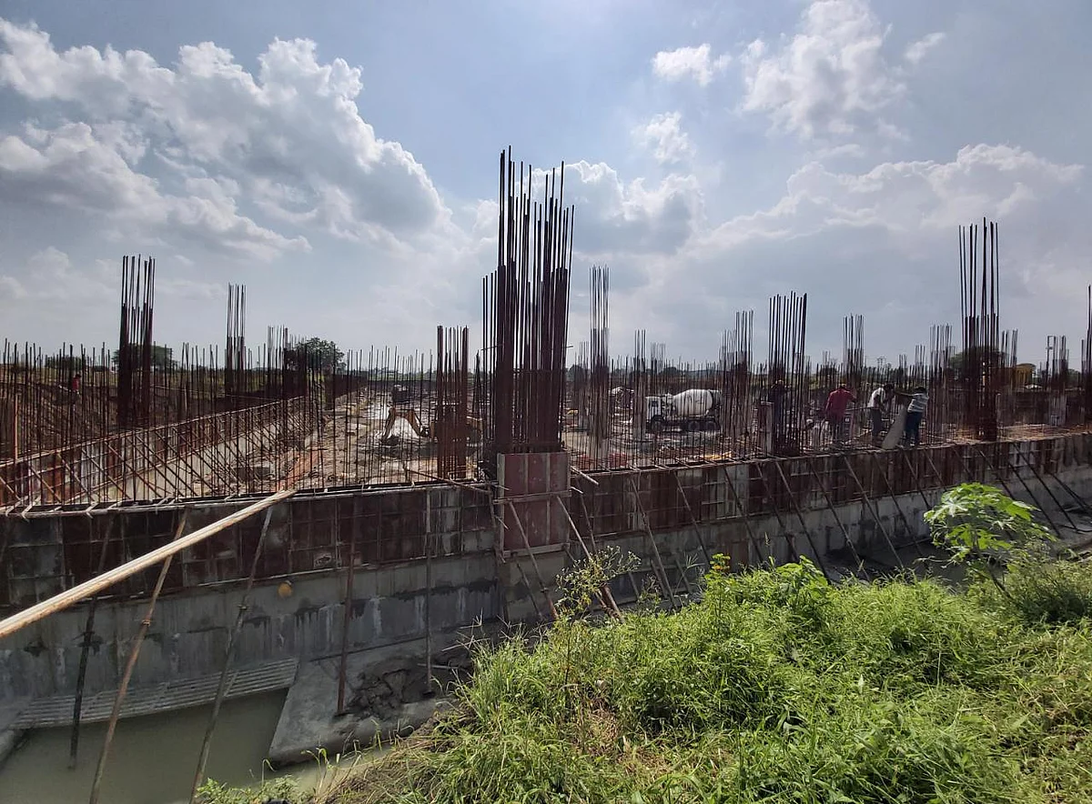 Mumbai CP Sanjay Pandey reminds builders of March 31 deadline for sound cutters at construction...