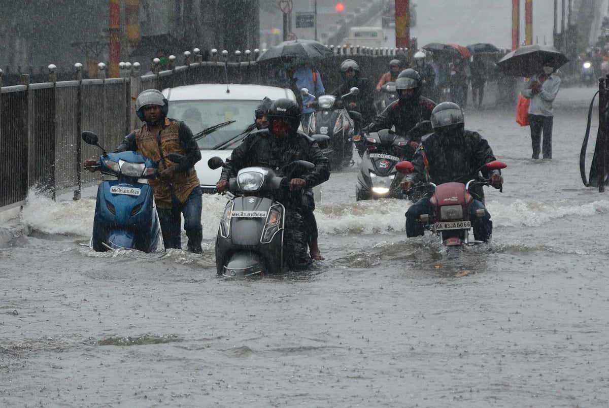 Mumbai: Traffic congestion, waterlogging in parts of city amid downpour - Vimarsana News
