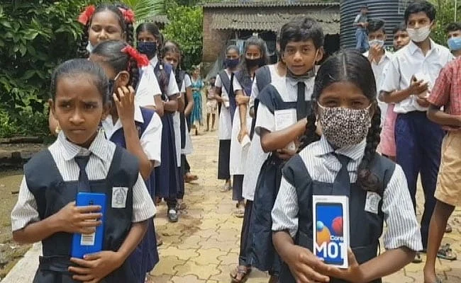 Madhya Pradesh: No scholarship for 2.5 lakh school students owing to error in bank account number