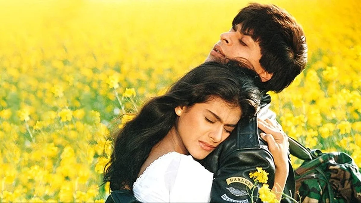 25 Years of DDLJ: Shah Rukh Khan-Kajol's statue to be unveiled at London's 'Scenes in the Square'