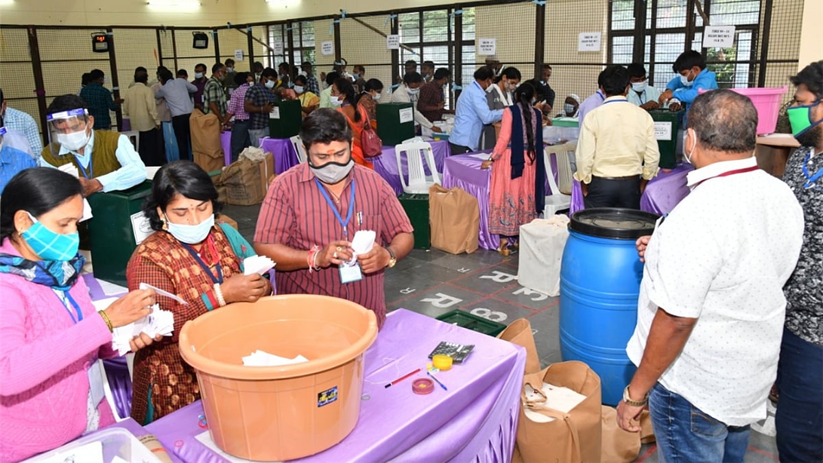 Guna: Villagers object to counting of votes in closed room - Vimarsana News