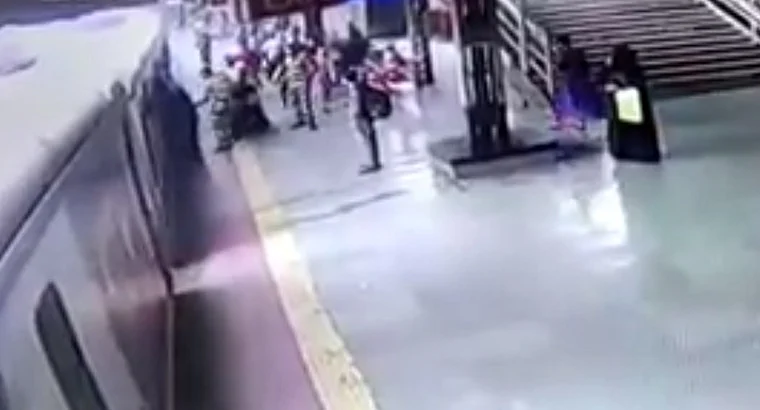 Watch: RPF cops save woman commuter from falling on tracks at Mumbra station; reunite 6-yr-old...