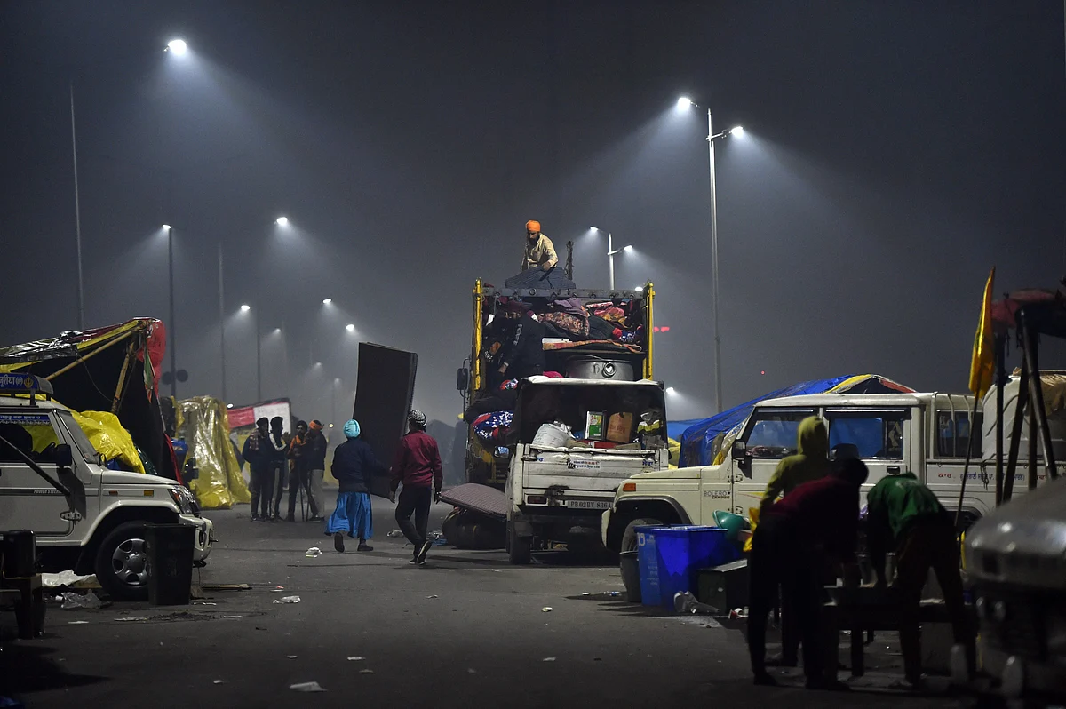 Maharashtra: No supply chain of essential goods affected at borders despite of new COVID-19...