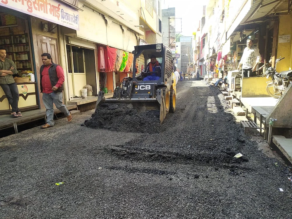DHAR: Residents cry foul over poor road quality, forces Badnawar municipal council to rebuild it...