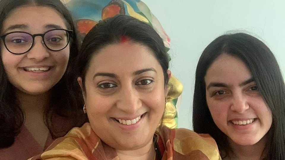 'My pride': Union minister Smriti Irani posts selfie with daughters on National Girl Child Day