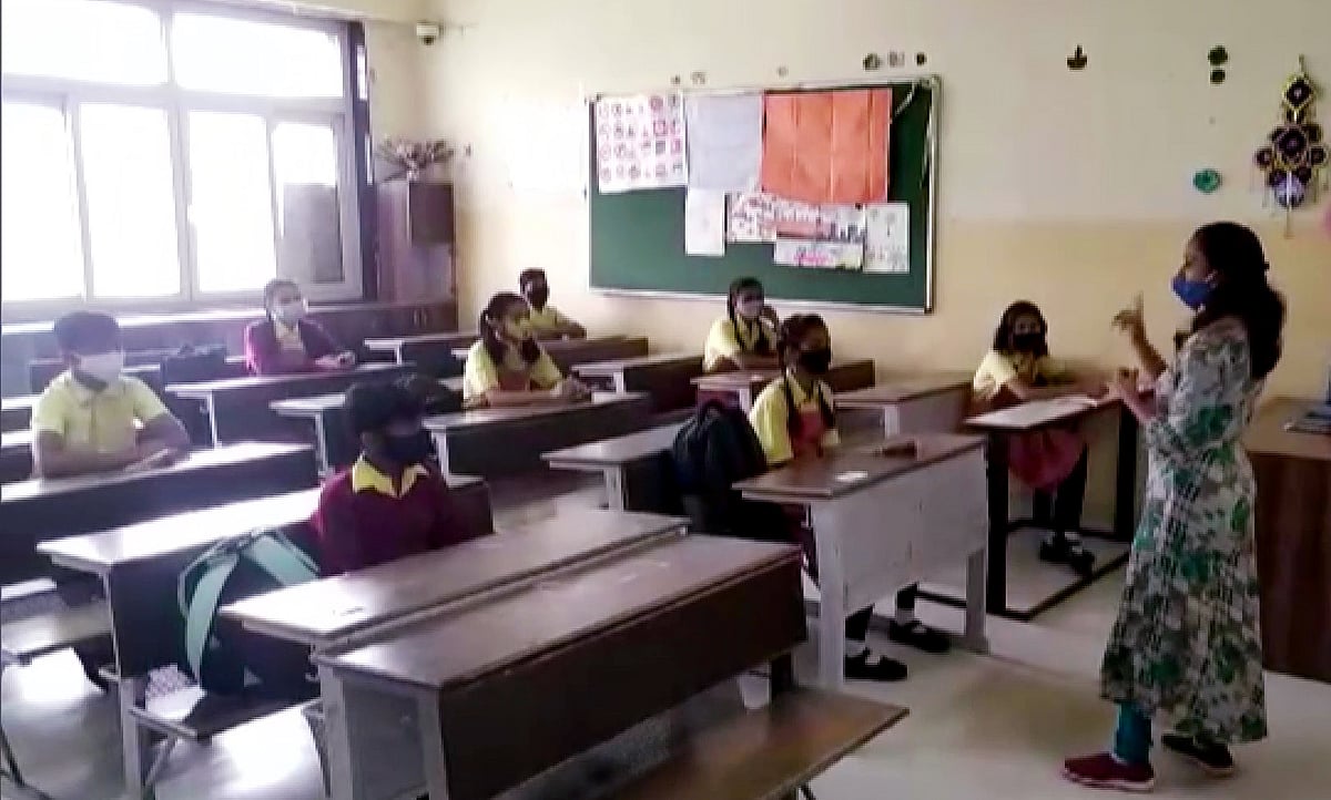 Reopen offline schools for Class 10 and Class 12 students, urges teachers