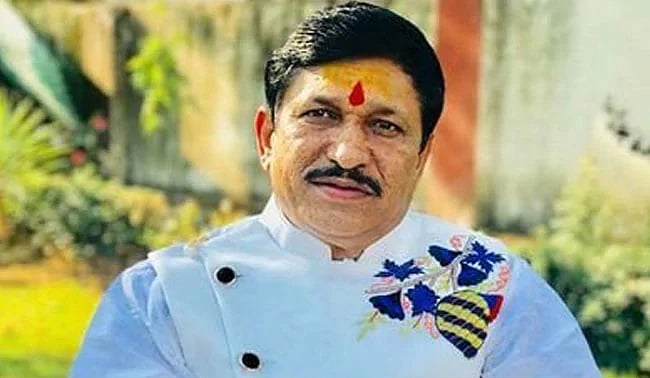 MP: BLP MLA Narayan Tripathi thanks Maihar Mata and Bageshwar Dham for a narrow escape after his car rams into truck on way to Vidisha - Vimarsana News
