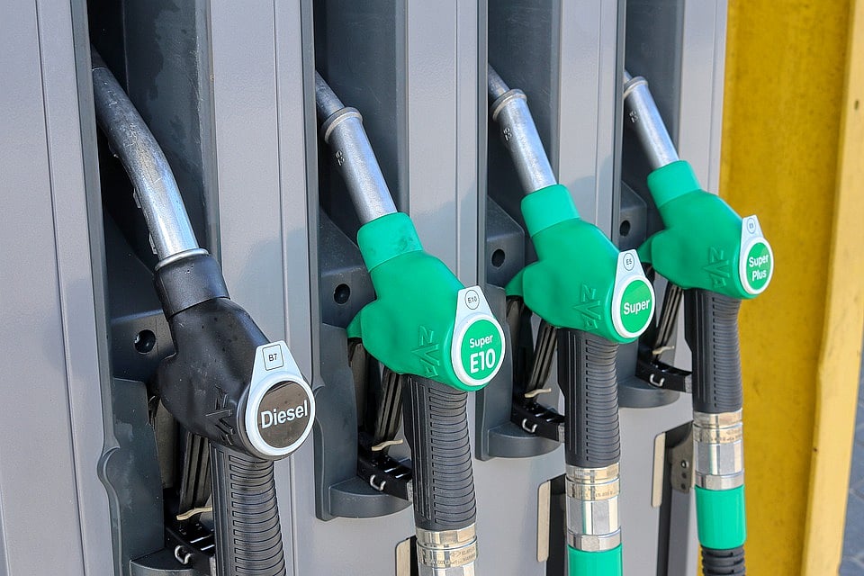 Excise cut in fuel: Industry, traders urge states to follow suit and bring more relief to consumers - Vimarsana News