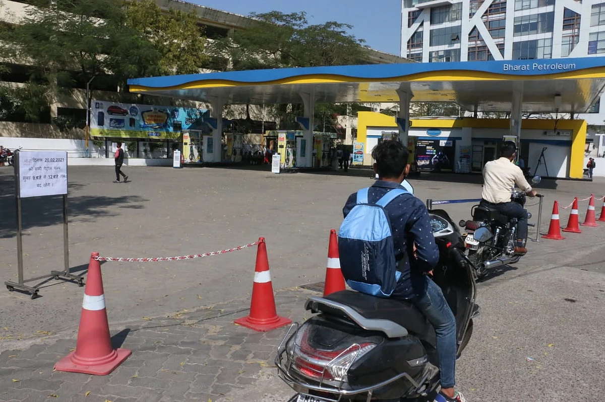 FPJ Fact Check: Has Mumbai Police instructed petrol pumps to sell fuel only to vehicles that have...