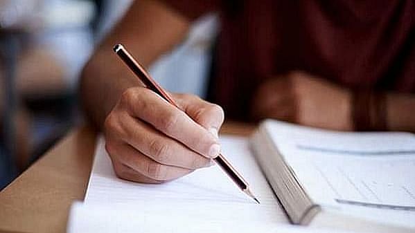Indore: LLB third semester exams likely to be extended - Vimarsana News