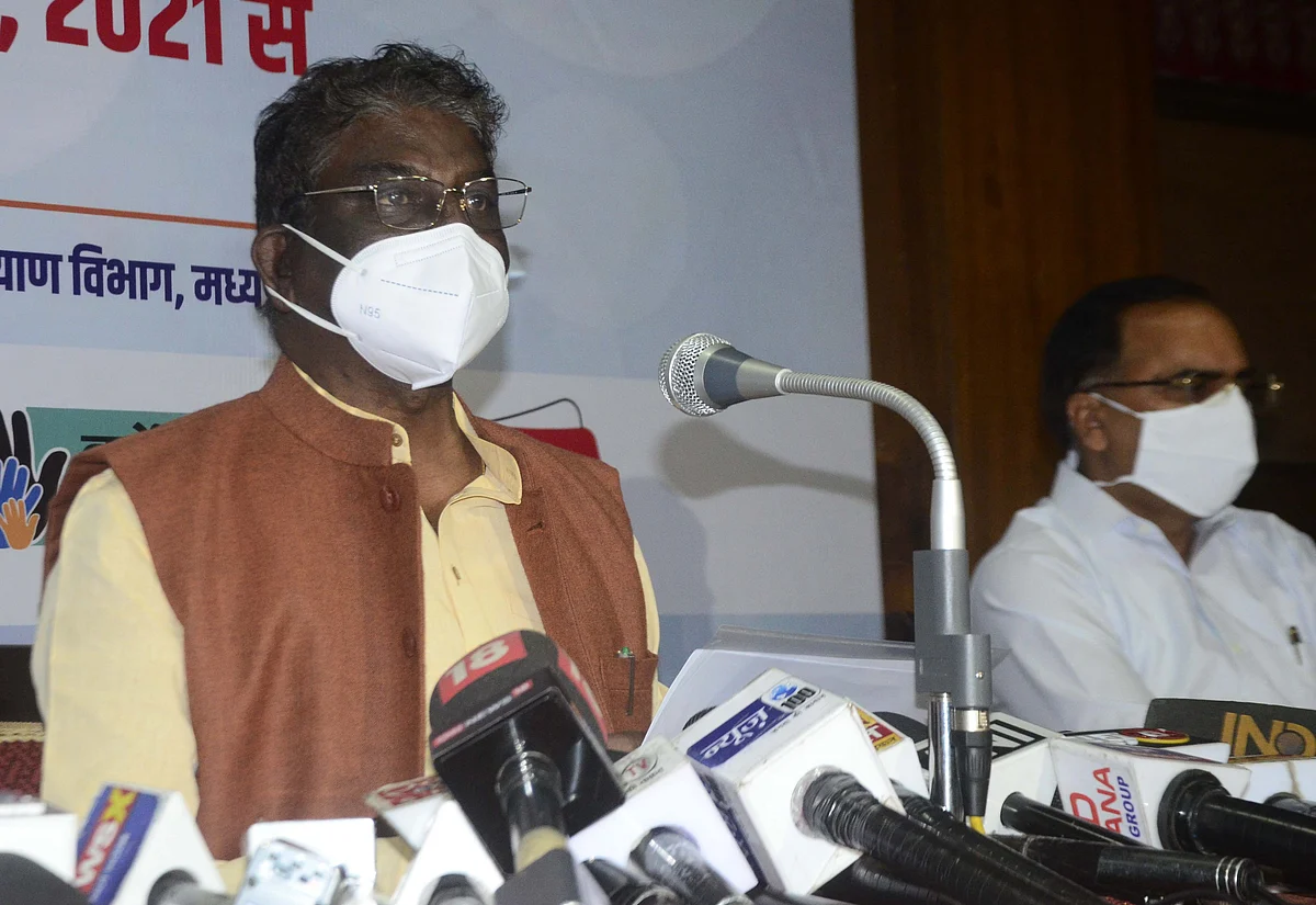 Bhopal: Give top priority to construction works of health department, minister Prabhuram to...