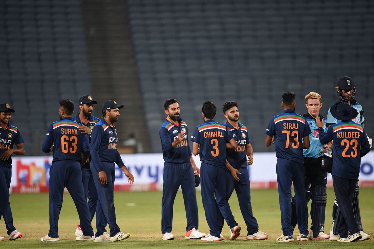 'Unlucky Sam Curran' Farhan Akhtar, Yuvraj Singh and others react as