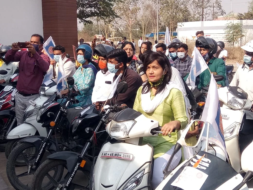 Burhanpur: Two-wheeler rally organised to raise public awareness under Ayushman Bharat Yojana
