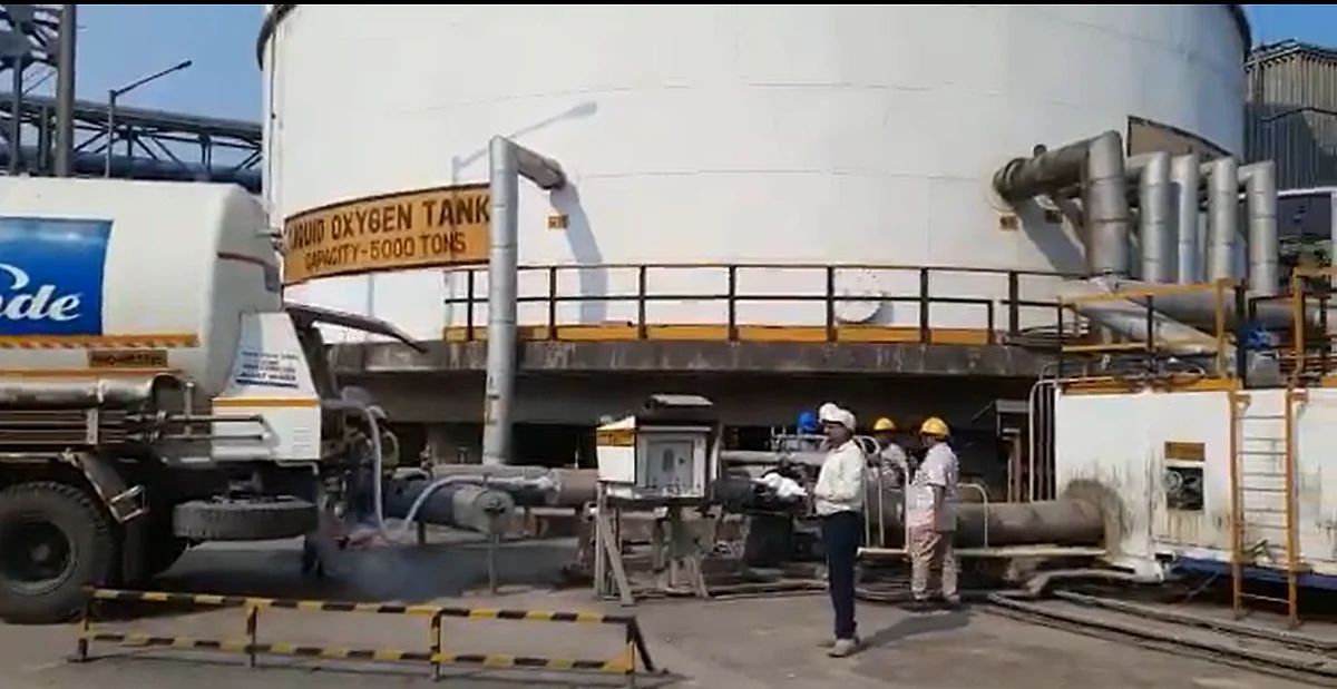 COVID-19: Oxygen Express in Vishakhapatnam loads liquid medical oxygen for Maharashtra; watch video